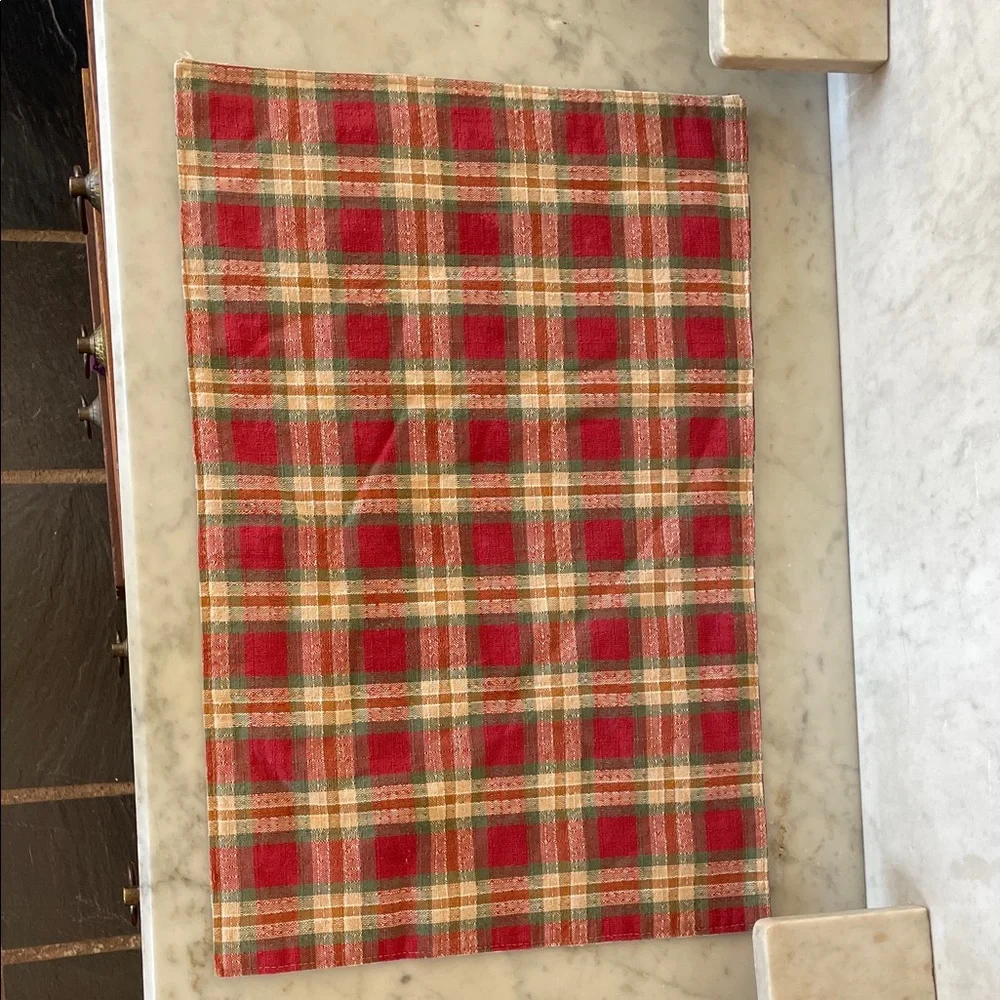 LONGABERGER Orchard Park Plaid Festive Red and Green Place Mats (2)